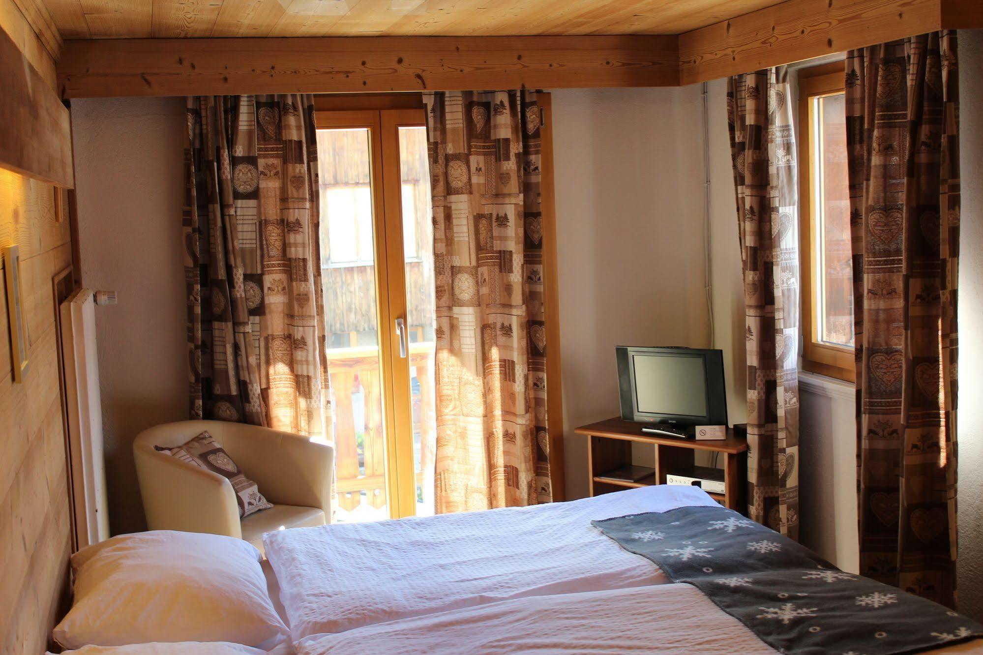 Hotel Restaurant Les Lilas Les Diablerets Ngoại thất bức ảnh